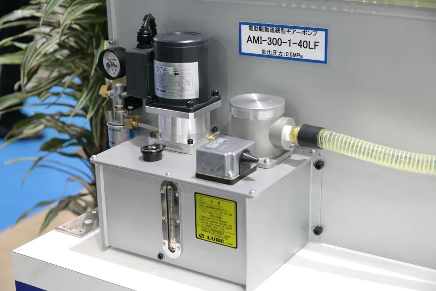 Pompa ad ingranaggi Ronzio originale italiana 02zlg08A349r